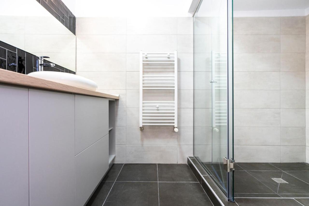 בוקרשט Blue Design Apartament In Magheru מראה חיצוני תמונה
